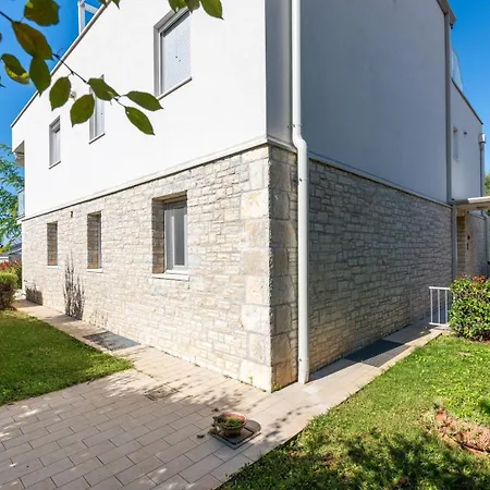 Tina's Garden Appartement Novigrad Istria