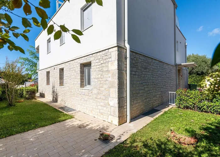 Tina's Garden Appartement Novigrad Istria